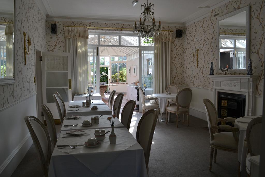 Cranleigh Hotel ไรเกท ภายนอก รูปภาพ