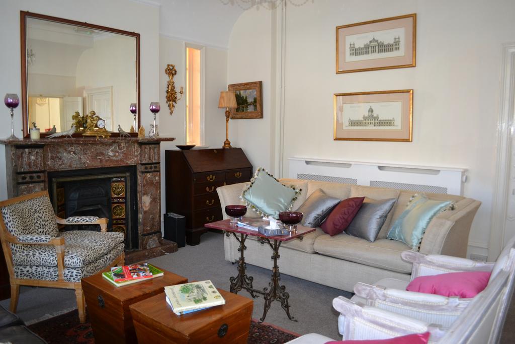 Cranleigh Hotel ไรเกท ภายนอก รูปภาพ